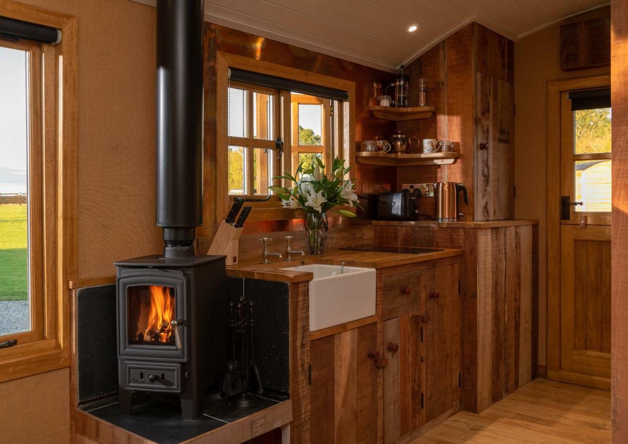 Apartamento Ashwood Shepherd Hut -Ockeridge Rural Retreats Worcester Exterior foto